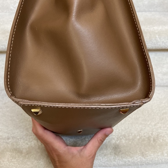 alberta di canio rockstud leather tote (valentino look w/o the hefty price 😊 - Picture 12 of 16